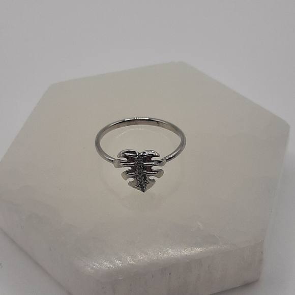 R1028 Large Leaf Ring Plated - Fragrant Jewels - Picture 3 of 7